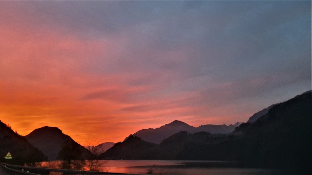 Sonnenaufgang am See