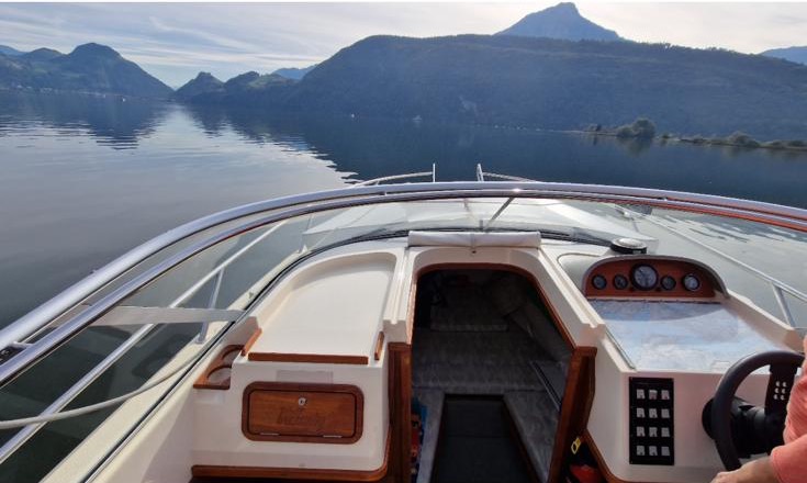 Bootsfahrt auf dem ruhigen Alpnachersee